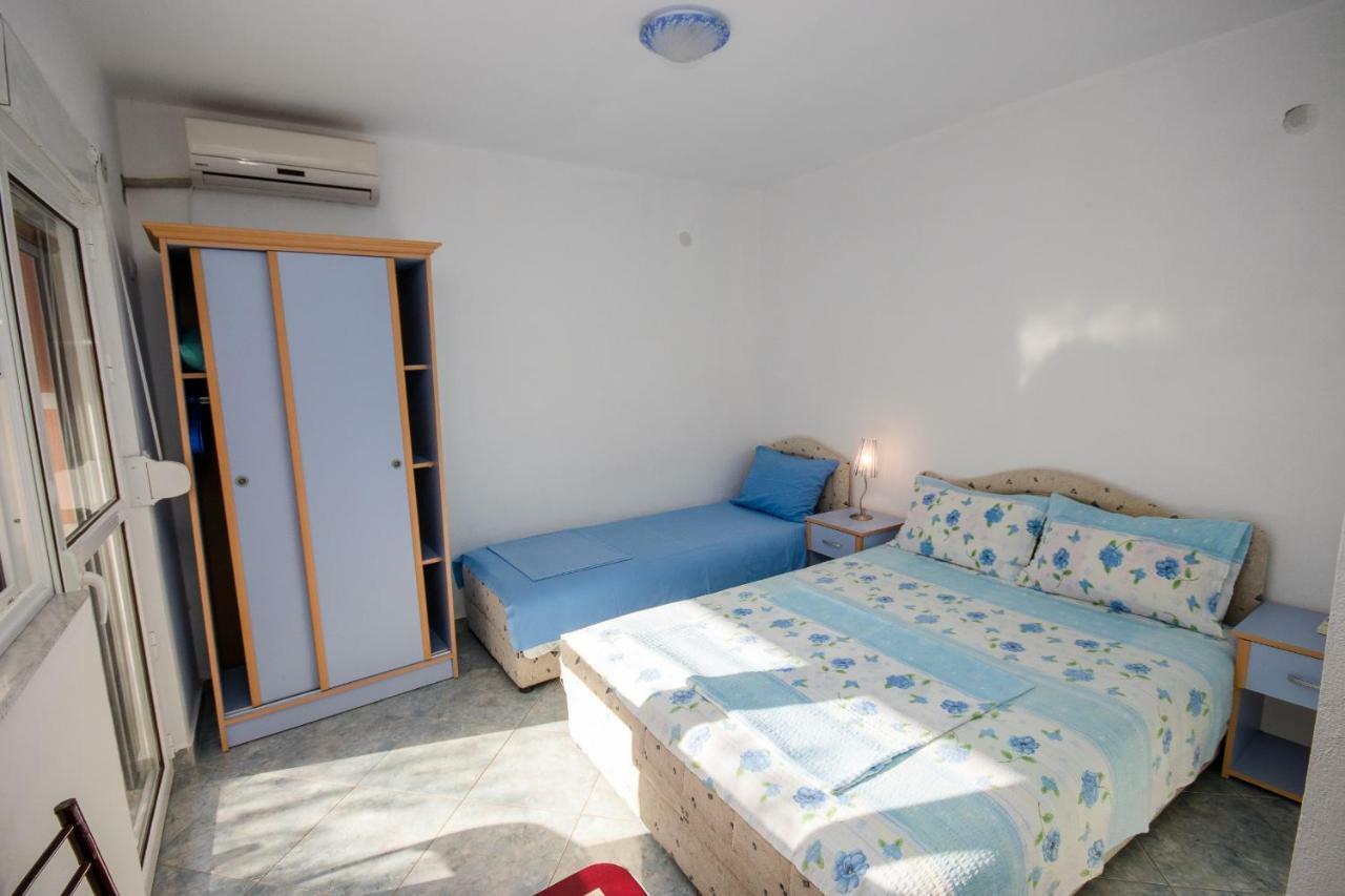 Apartments Duskic Утеха Екстериор снимка