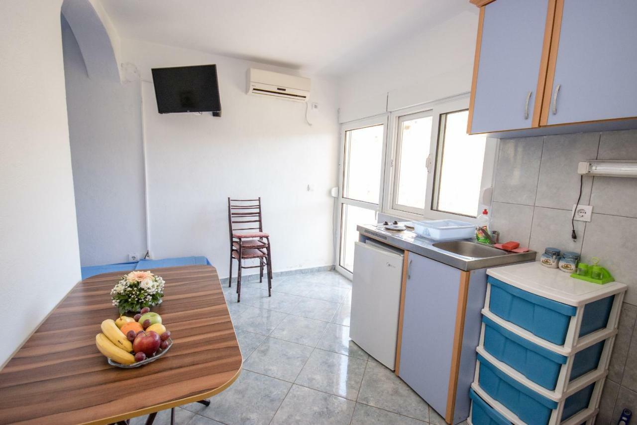 Apartments Duskic Утеха Екстериор снимка