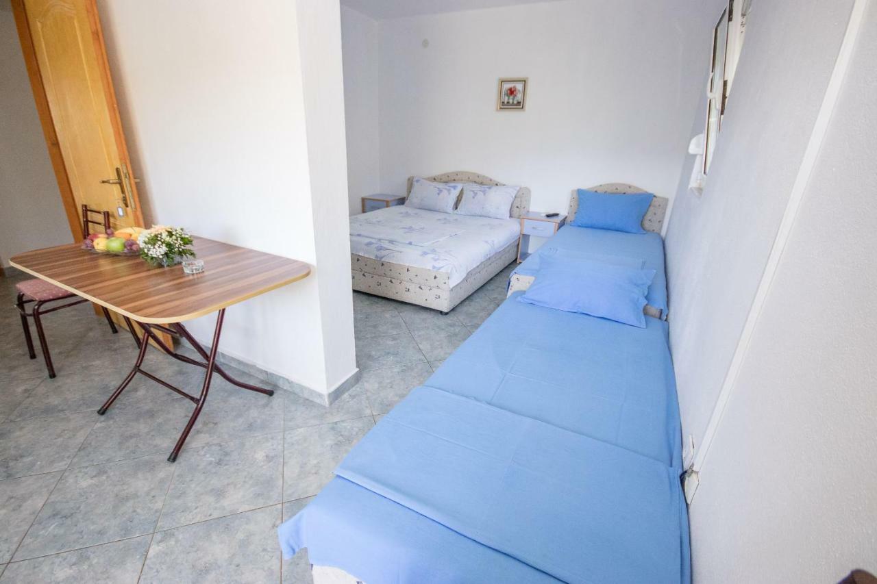 Apartments Duskic Утеха Екстериор снимка
