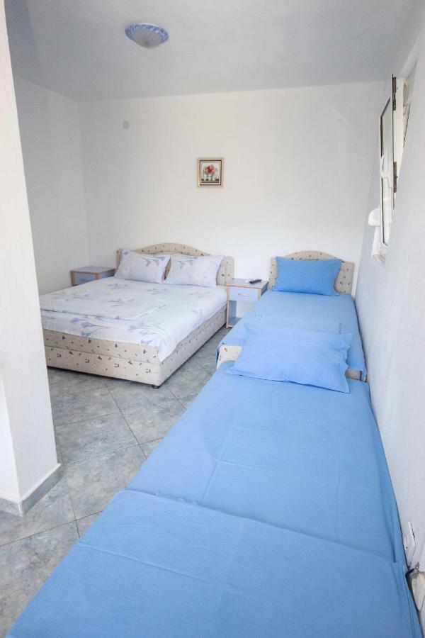 Apartments Duskic Утеха Екстериор снимка