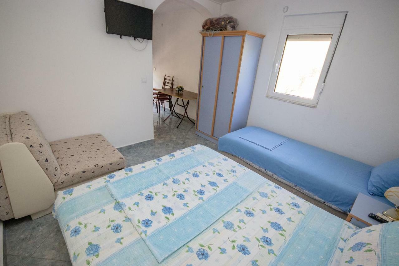 Apartments Duskic Утеха Екстериор снимка