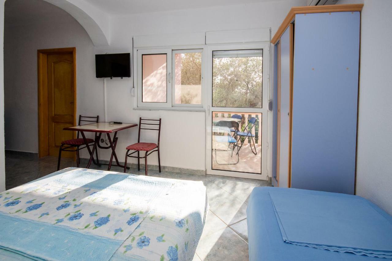 Apartments Duskic Утеха Екстериор снимка