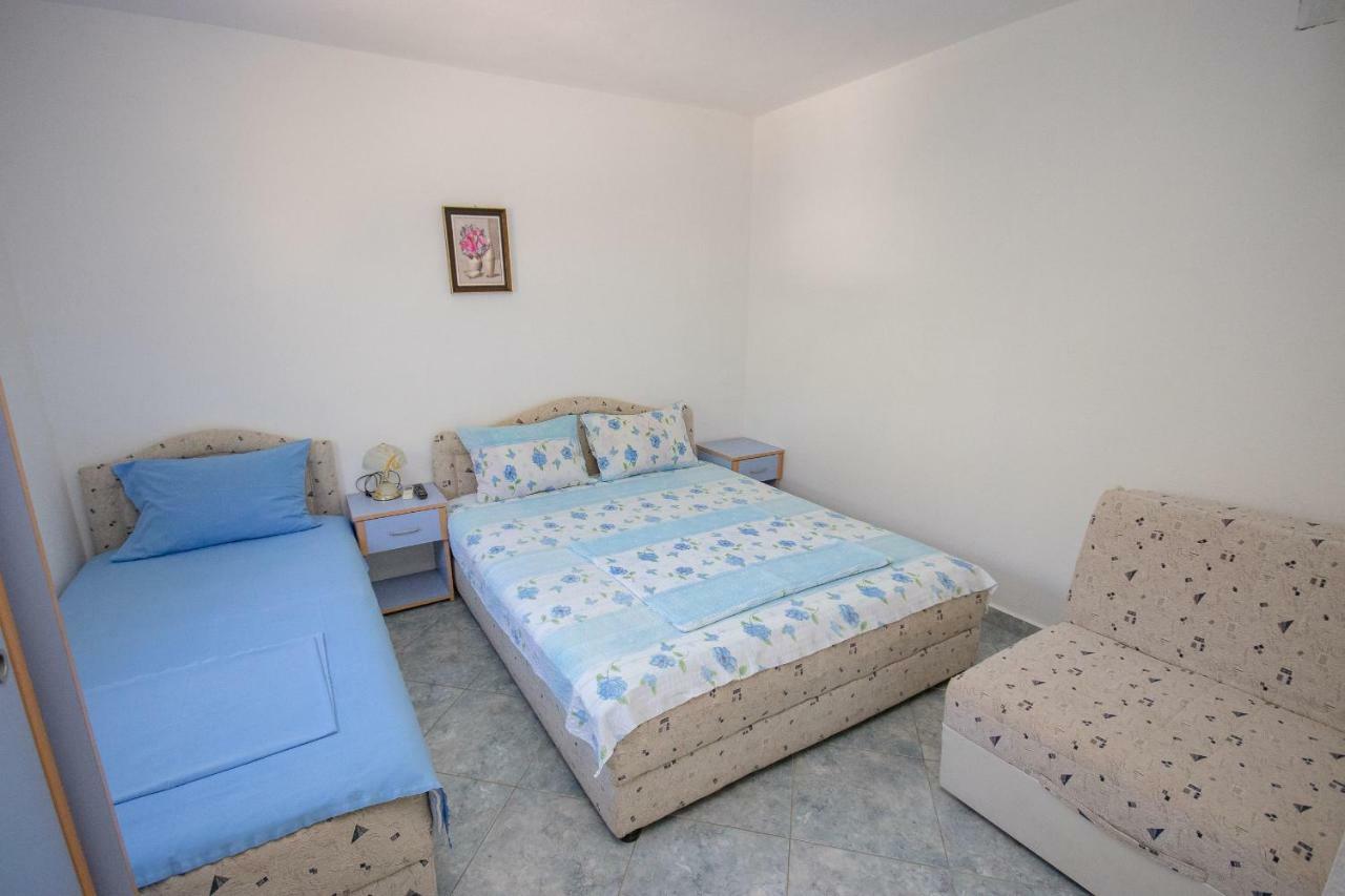 Apartments Duskic Утеха Екстериор снимка