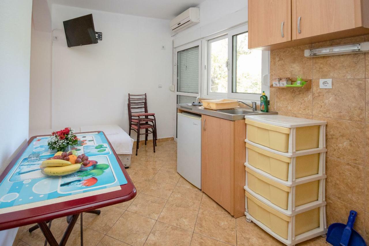 Apartments Duskic Утеха Екстериор снимка