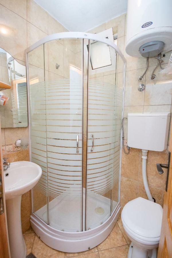 Apartments Duskic Утеха Екстериор снимка